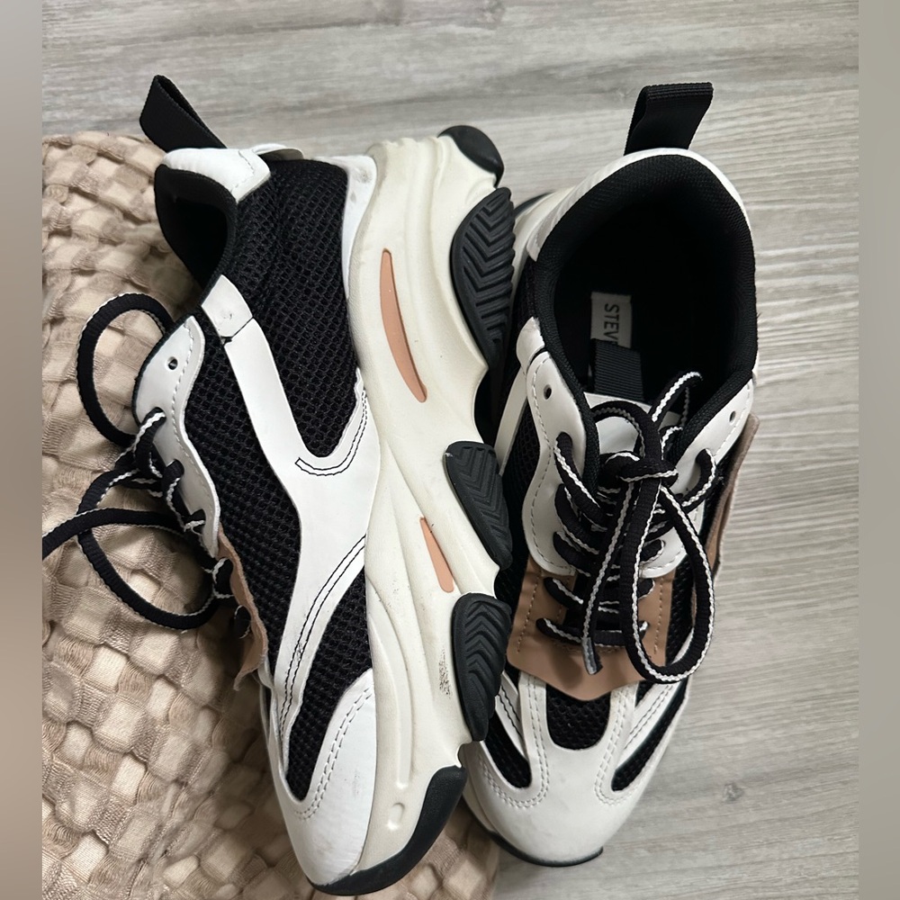 Steve Madden sneakers